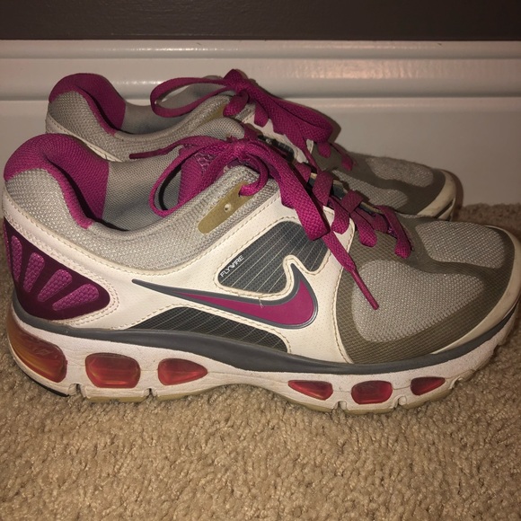 Nike running shoes - Picture 2 of 4